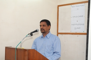 Mr.Ramesh of SOS addressing the seminar
